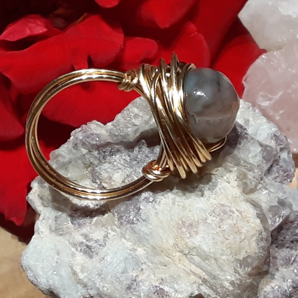 Boho Gold Wirewrapped Agate Ring - Picture 2 of 8